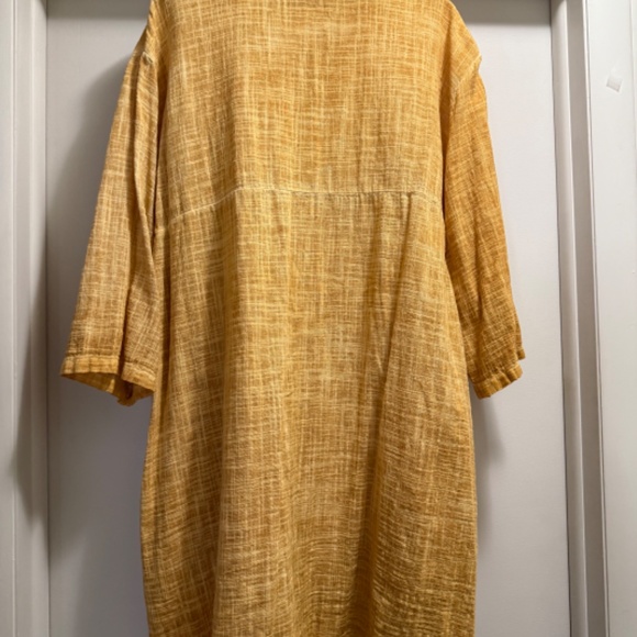 Loose Weave Linen long shirt - Picture 2 of 7